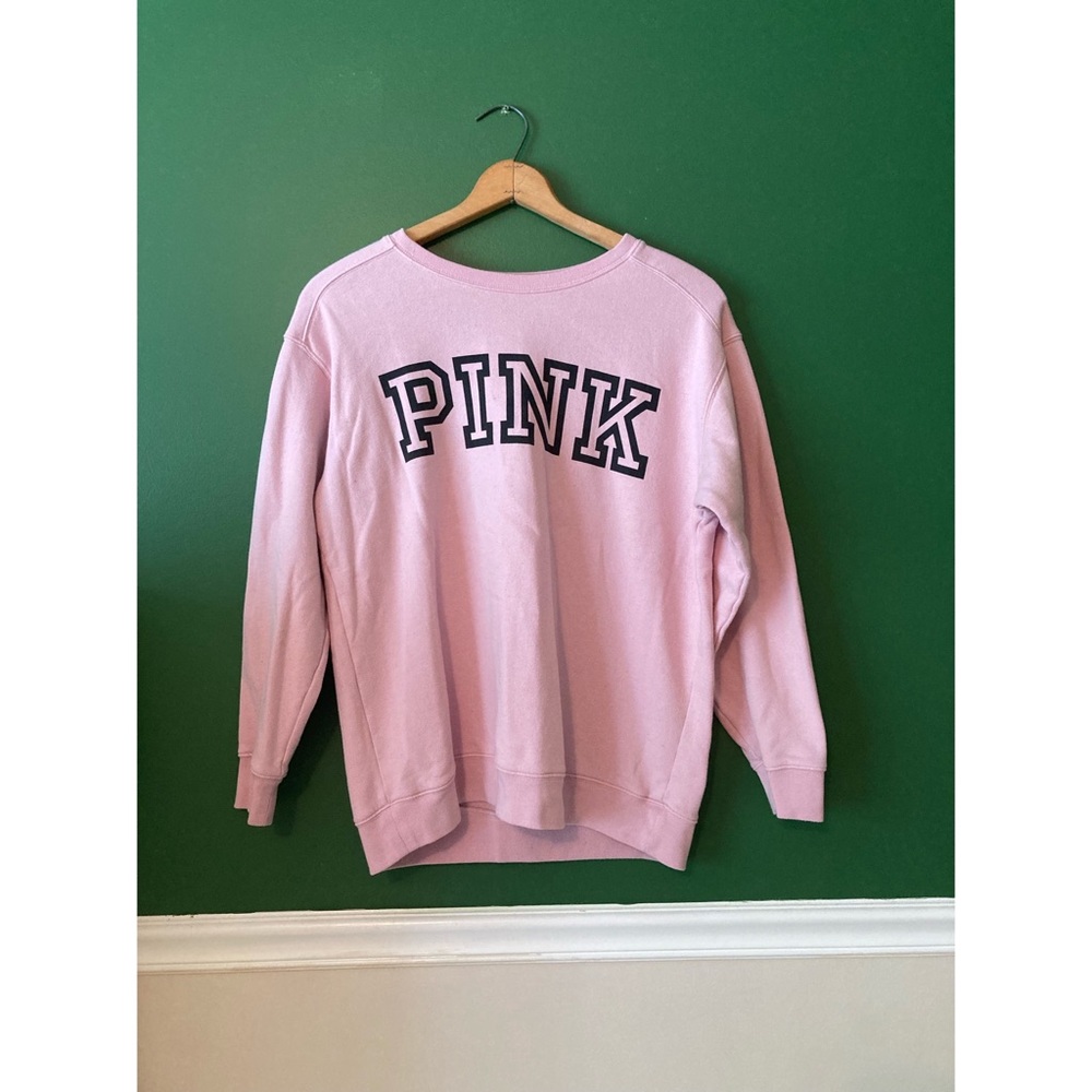 Pink Victorias Secret, letter graphic| pink crew neck sweatshirts.